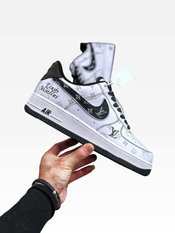 Nike Air Force Quantum Pulse
